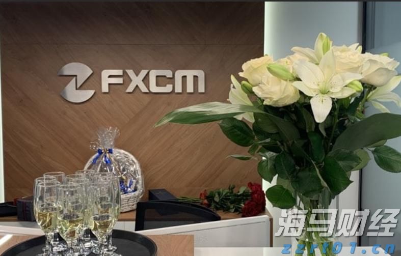 萌娃的首堂游泳体验课